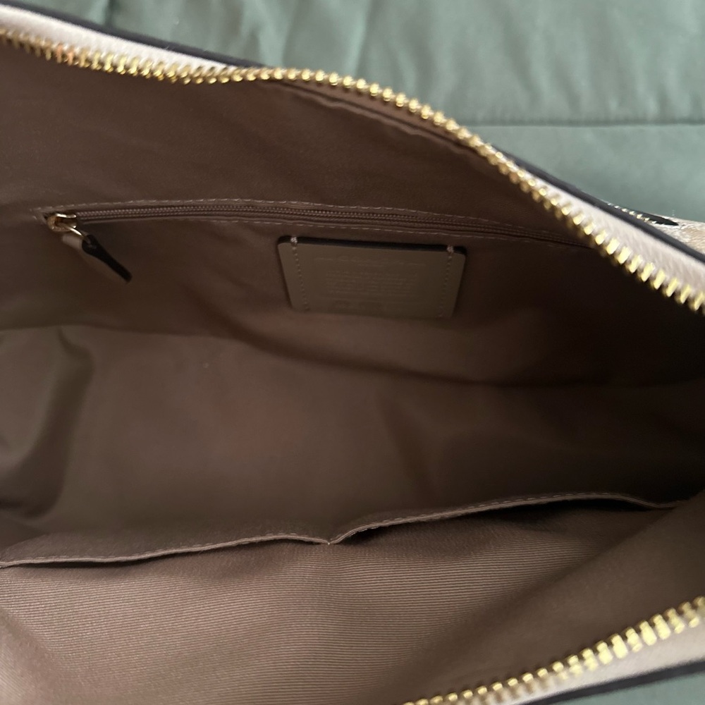 COACH MARIA HOBO IN SIGNATURE CANVAS Shoulder Bag - Picture 3 of 4